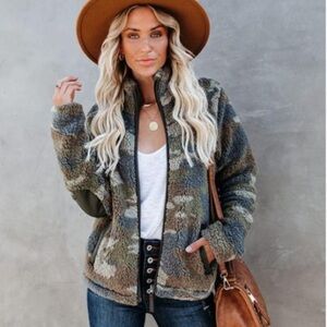 Vici Can’t Hide Your Love Pocketed Sherpa jacket Thread & Supply